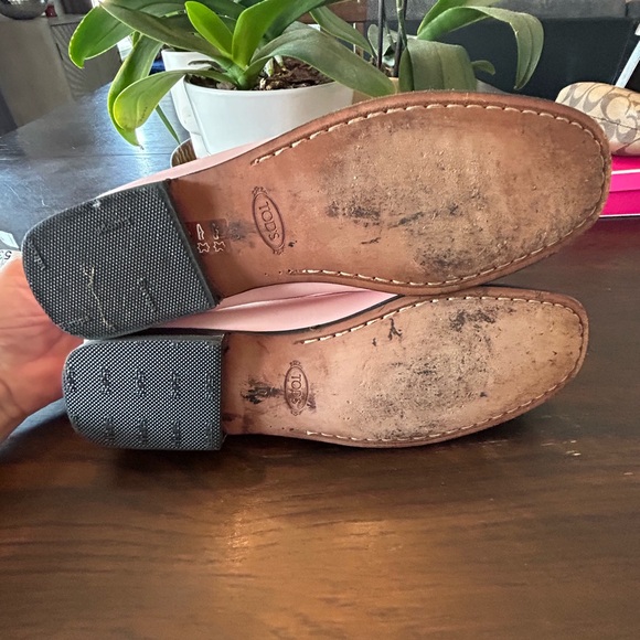 Tod’s baby pink loafers in size 40 - Picture 8 of 9